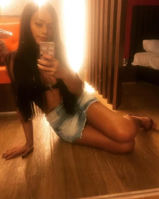 Acompanhante Trans Carolina Oliveira em Balneário Camboriú - Foto 79 - Transex Brasil