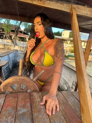 Acompanhante Erika Suzuki em Olinda