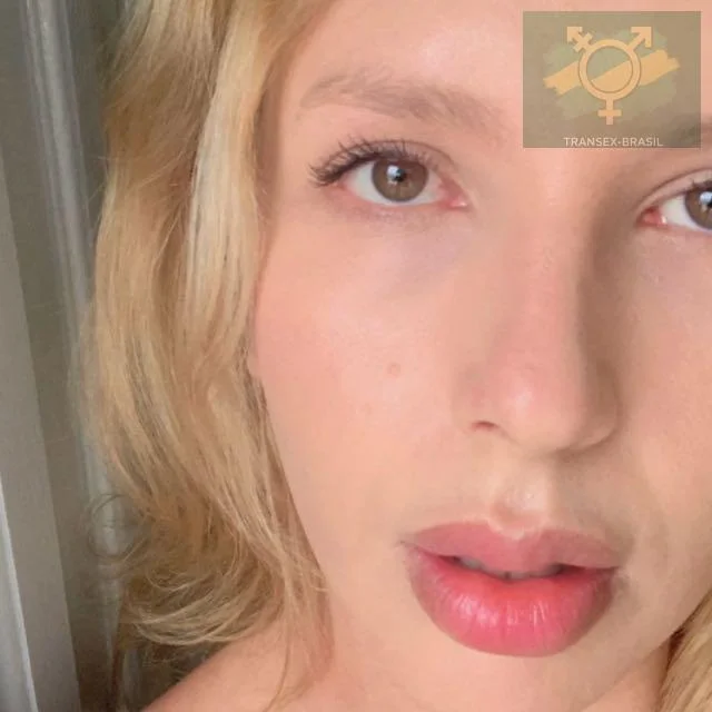 Garota Loirinha