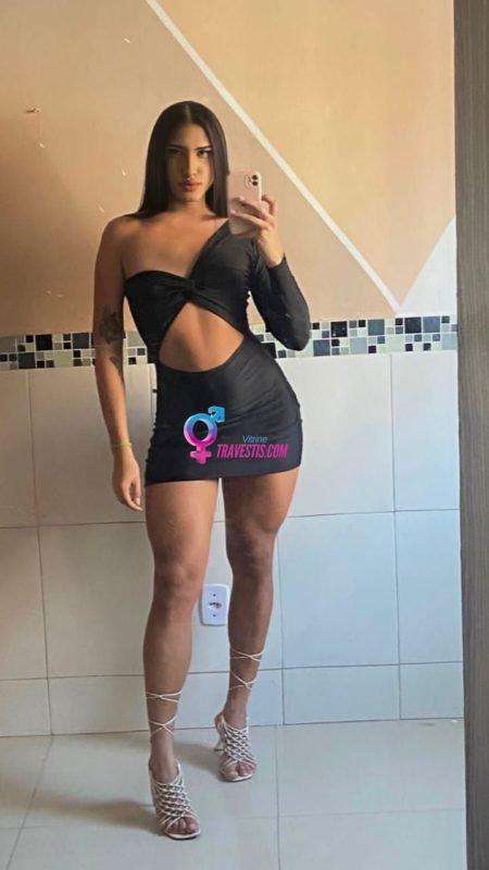 Júlia Modelo