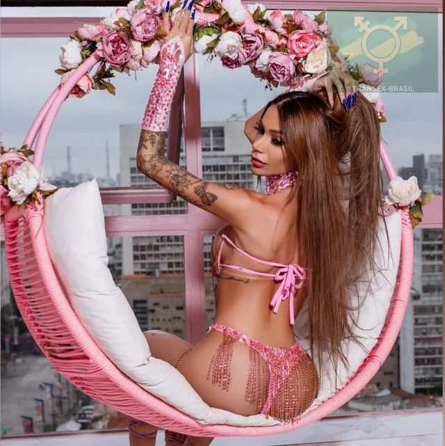 Layla Cristina