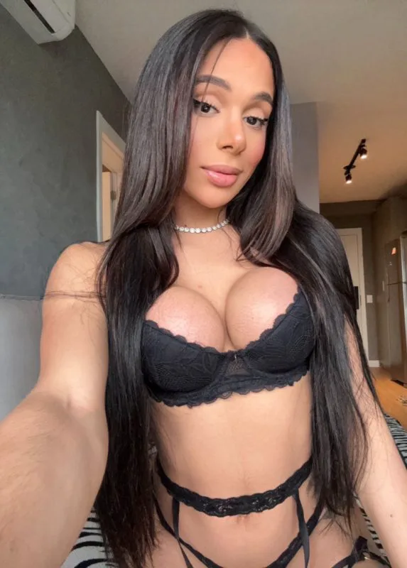 Acompanhante Trans Maitê Valença em Aracaju