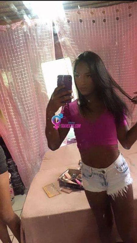 Raphaella Leal - Sem local
