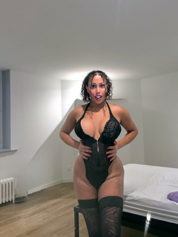 Acompanhante Trans Yasmin Salimenni em Santos - Foto 75 - Transex Brasil